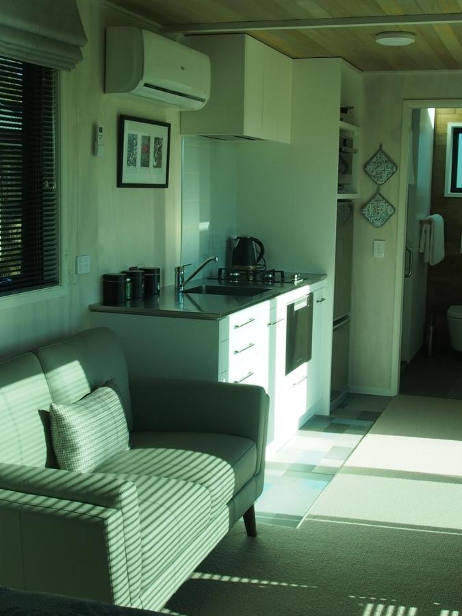 Boutique Tiny House - Te Anau Country Accommodation Buitenkant foto